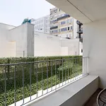 The Urban Oasis Elegant 2 Bedroom Duplex In