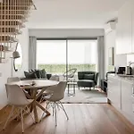 The Urban Oasis Elegant 2 Bedroom Duplex In *