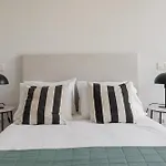 The Urban Oasis Elegant 2 Bedroom Duplex In * Lisboa