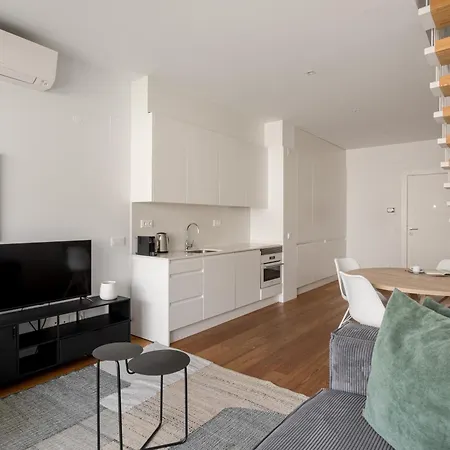 The Urban Oasis Elegant 2 Bedroom Duplex In * Лісабон