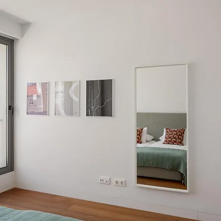 The Urban Oasis Elegant 2 Bedroom Duplex In * Lisbon