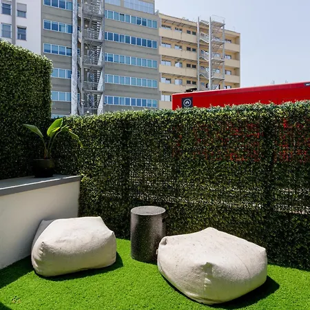 The Urban Oasis Elegant 2 Bedroom Duplex In Lisboa