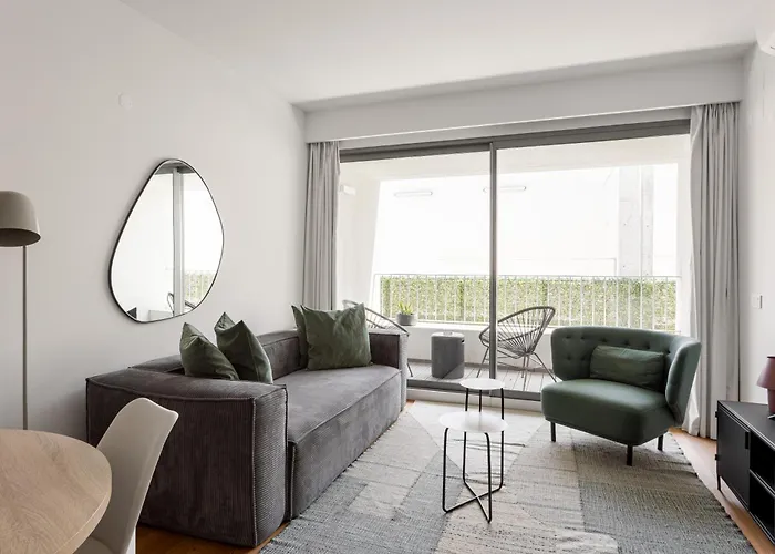 The Urban Oasis Elegant 2 Bedroom Duplex In *