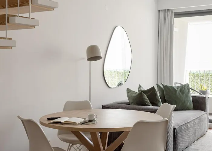 The Urban Oasis Elegant 2 Bedroom Duplex In *