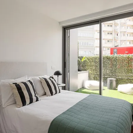 The Urban Oasis Elegant 2 Bedroom Duplex In Appartamento Lisbona
