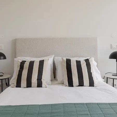The Urban Oasis Elegant 2 Bedroom Duplex In * Lissabon