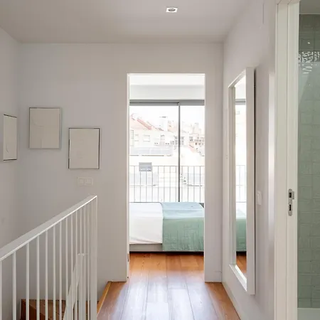 The Urban Oasis Elegant 2 Bedroom Duplex In Апартаменты Лиссабон